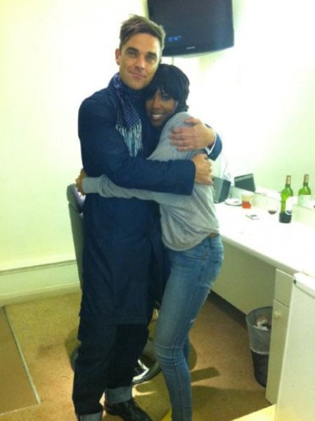 Kelly Rowland and Robbie Williams on Twitter